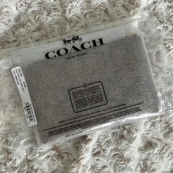 Coach Corner Wallet/Wristlet in Signature Canvas NWT - Picture 8 of 9